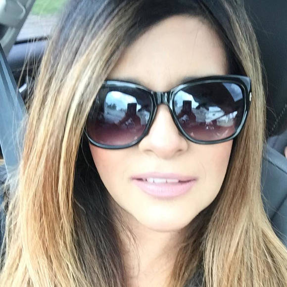 Meet your Posher, Michelle - Picture 1 of 1